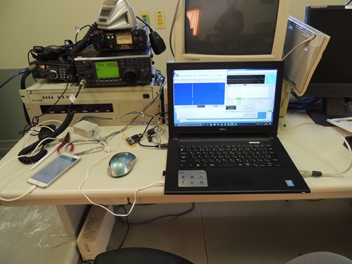 第1回実験に使用した無線機（ICOM IC-910D）とJT65変復調ソフト